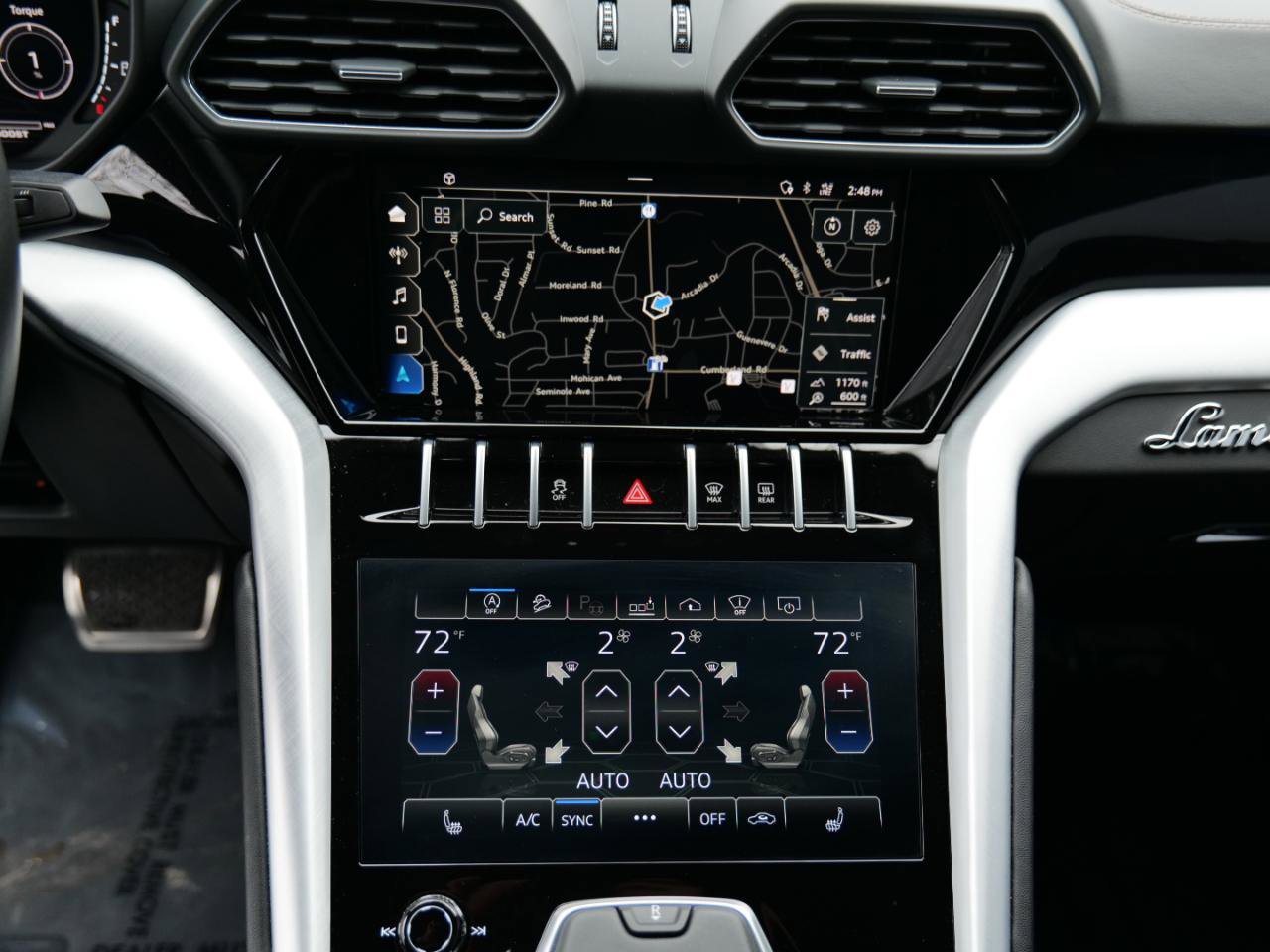 Used 2021 Lamborghini Urus AWD/4WD image 22