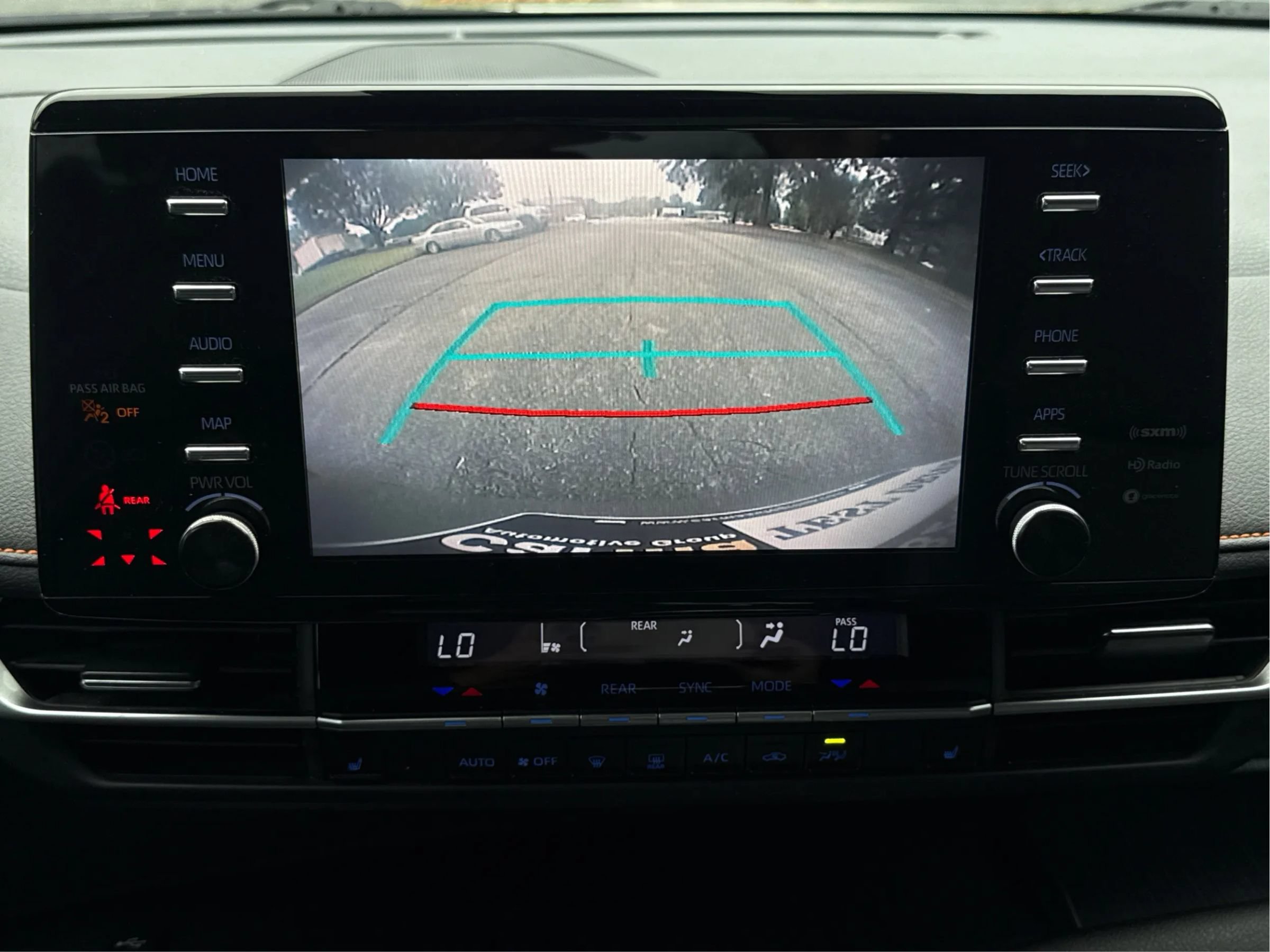 Used 2022 Toyota Sienna XSE FWD image 14
