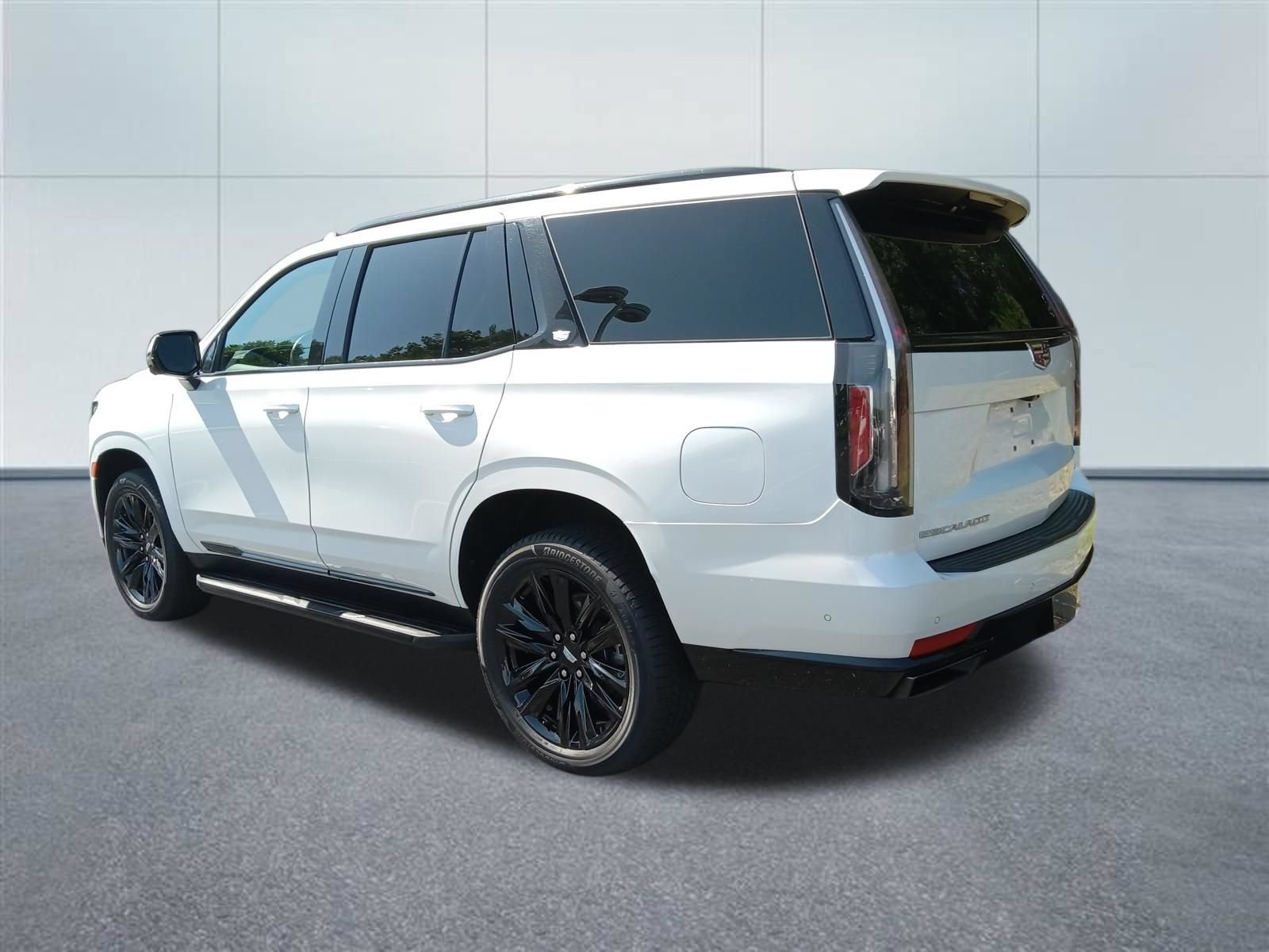 Used 2024 Cadillac Escalade Sport AWD/4WD image 3