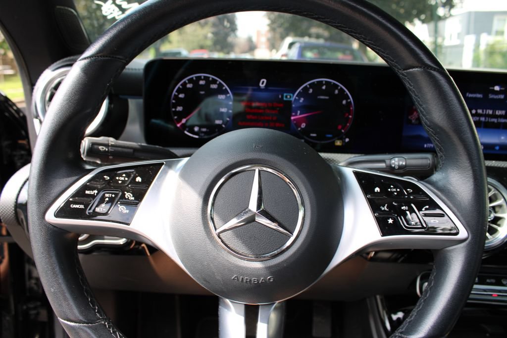 Used 2025 Mercedes-Benz CLA 250 image 14