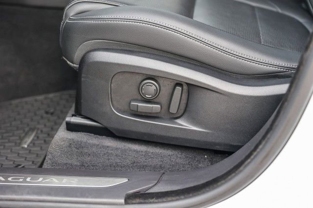 Used 2024 Jaguar F-PACE R-Dynamic S image 23