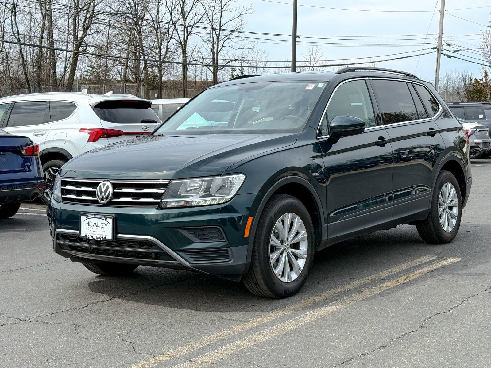 Used 2019 Volkswagen Tiguan SE w/ Panoramic Sunroof Package AWD/4WD image 3