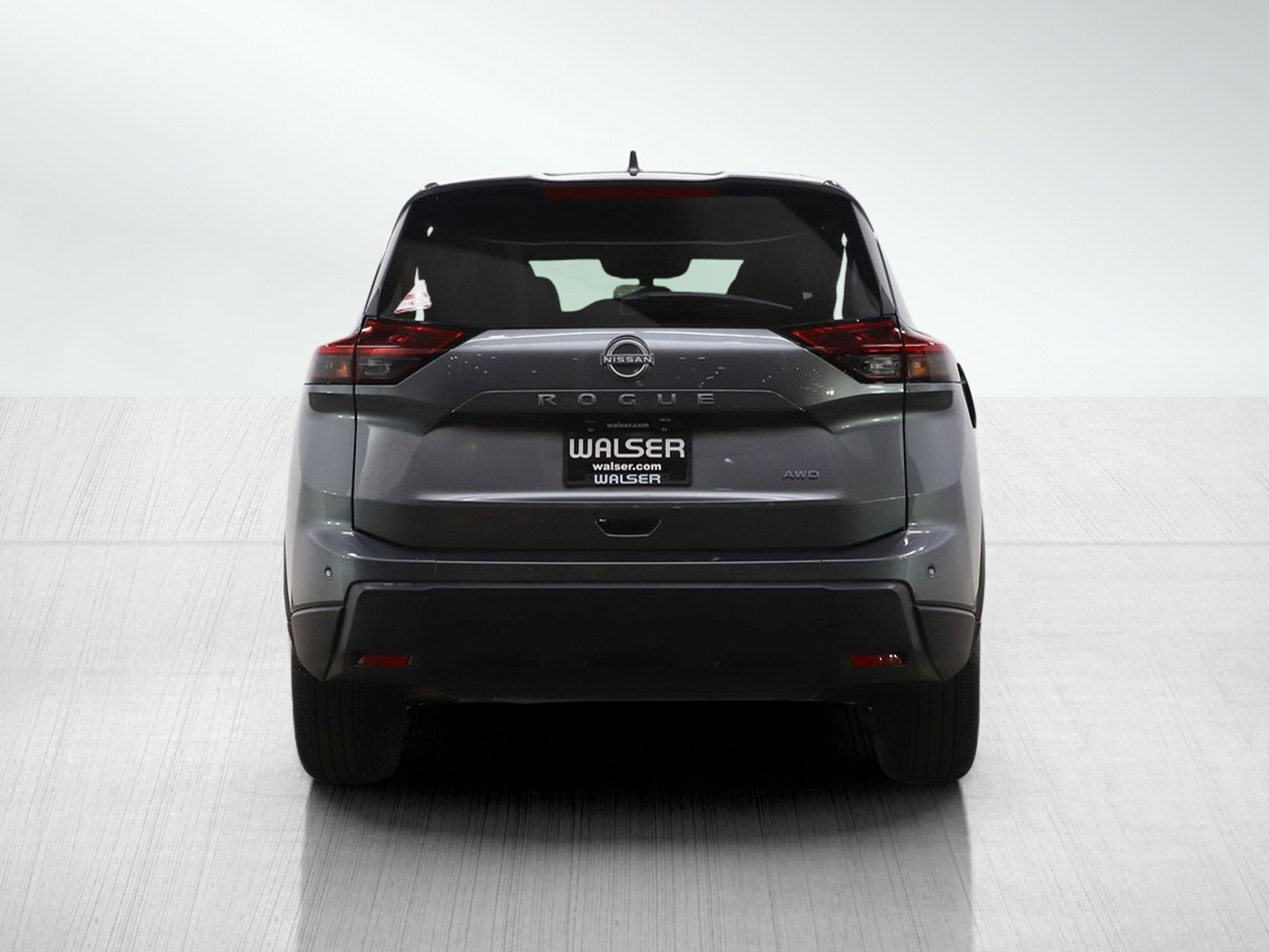 Used 2025 Nissan Rogue SV image 4