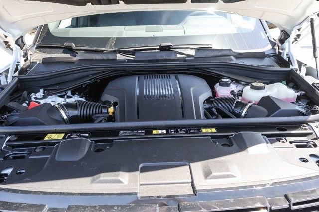 New 2025 Land Rover Range Rover Long Wheelbase SE image 24