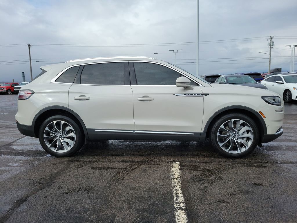 Certified 2022 Lincoln Nautilus Reserve w/ Equipment Group 201A image 3