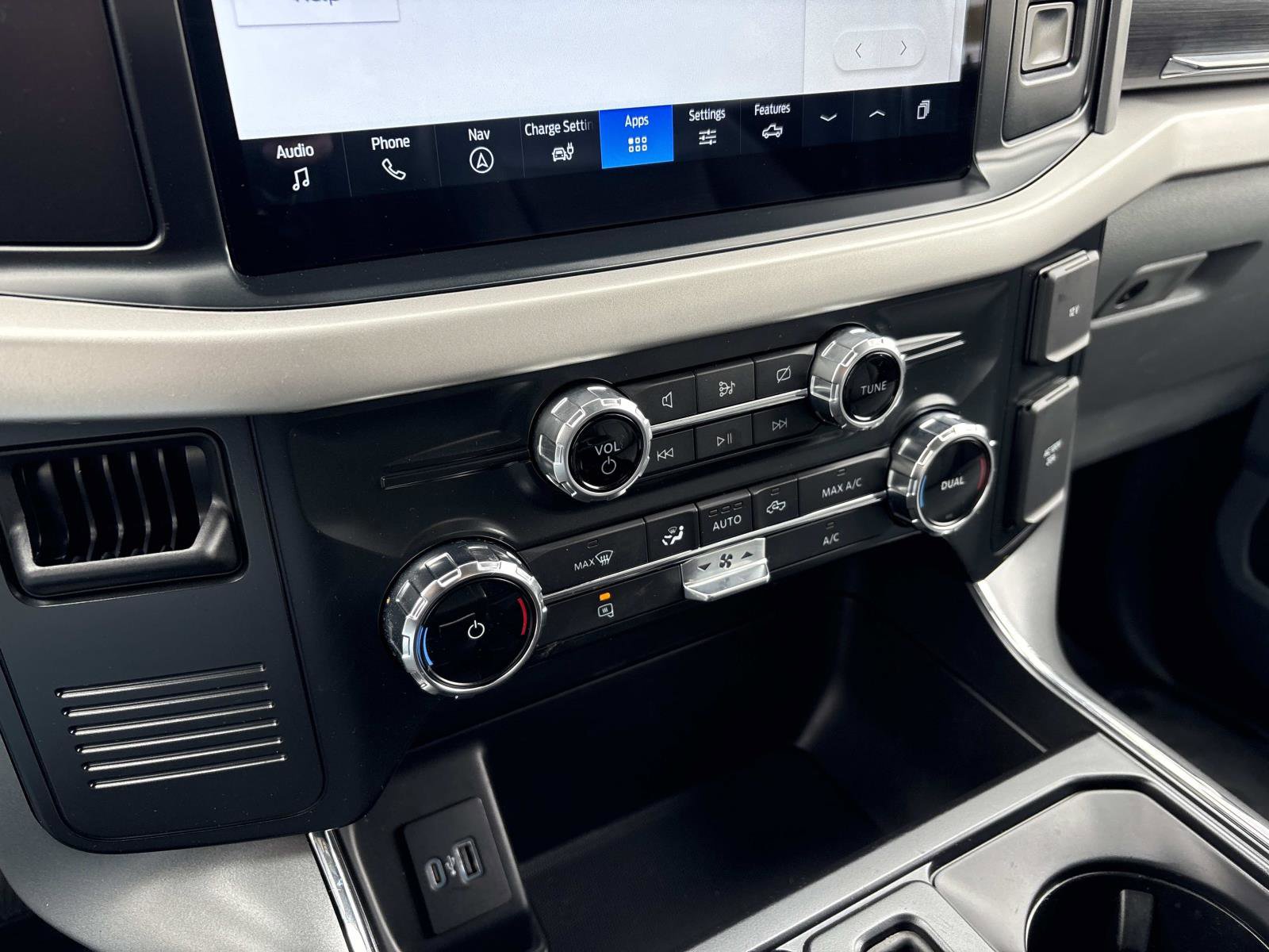 Used 2022 Ford F150 Lightning Pro image 23