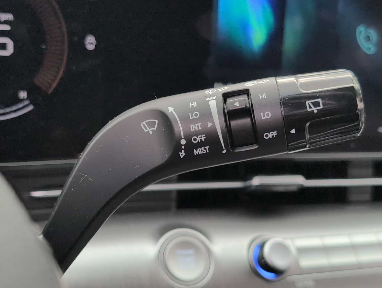 Used 2025 Hyundai Kona SEL FWD image 25