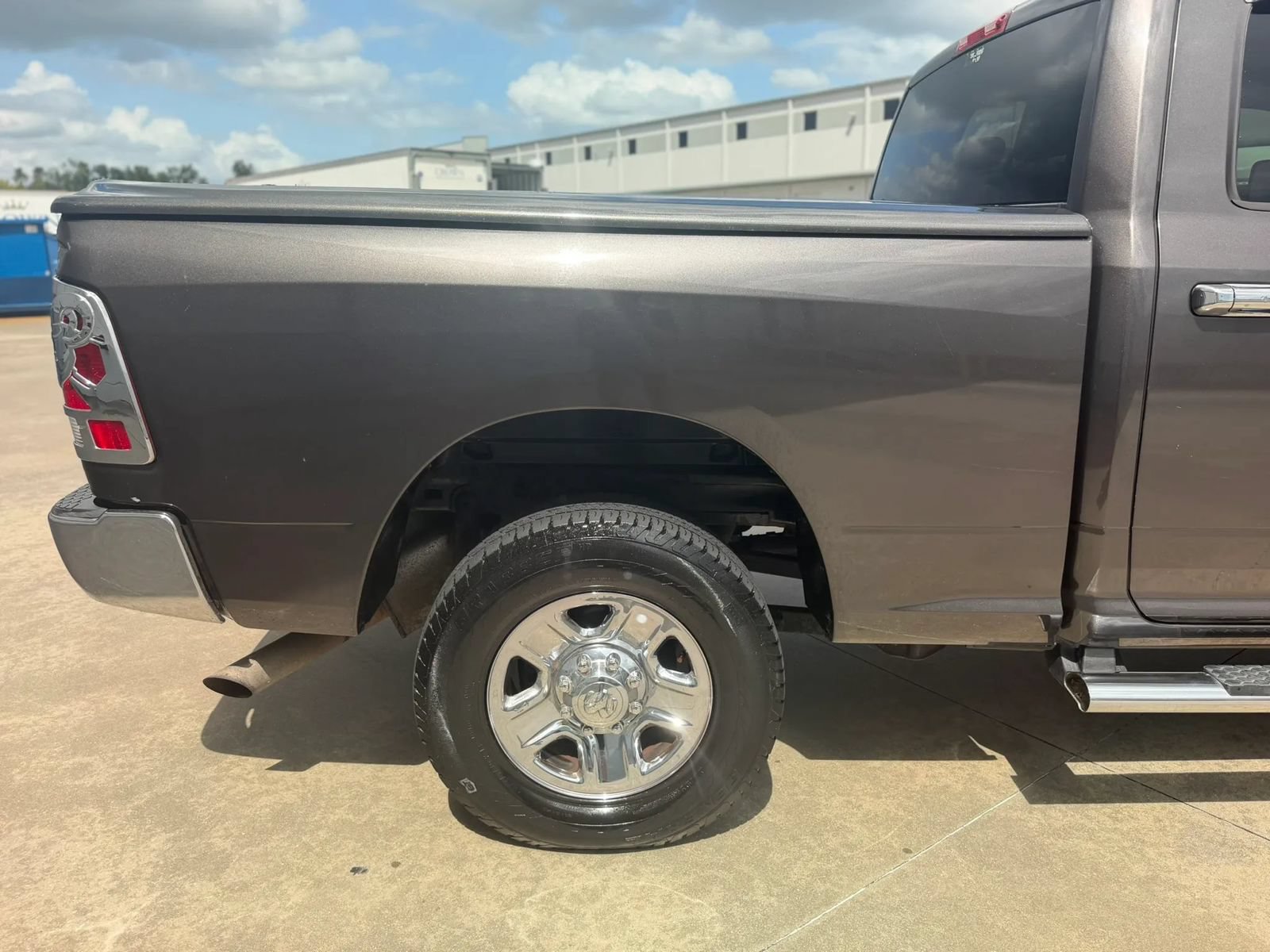 Used 2018 RAM 2500 Tradesman w/ Chrome Appearance Group RWD image 7
