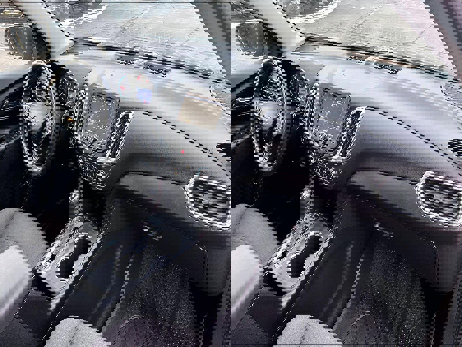 Used 2019 Chevrolet Equinox LT image 21