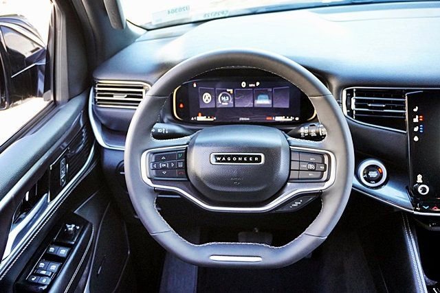 Used 2023 Jeep Wagoneer 2WD image 25