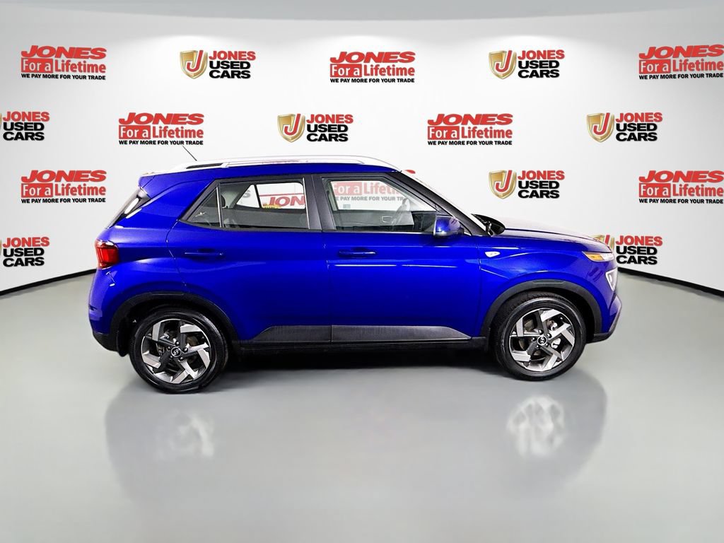 Certified 2024 Hyundai Venue SEL FWD image 18
