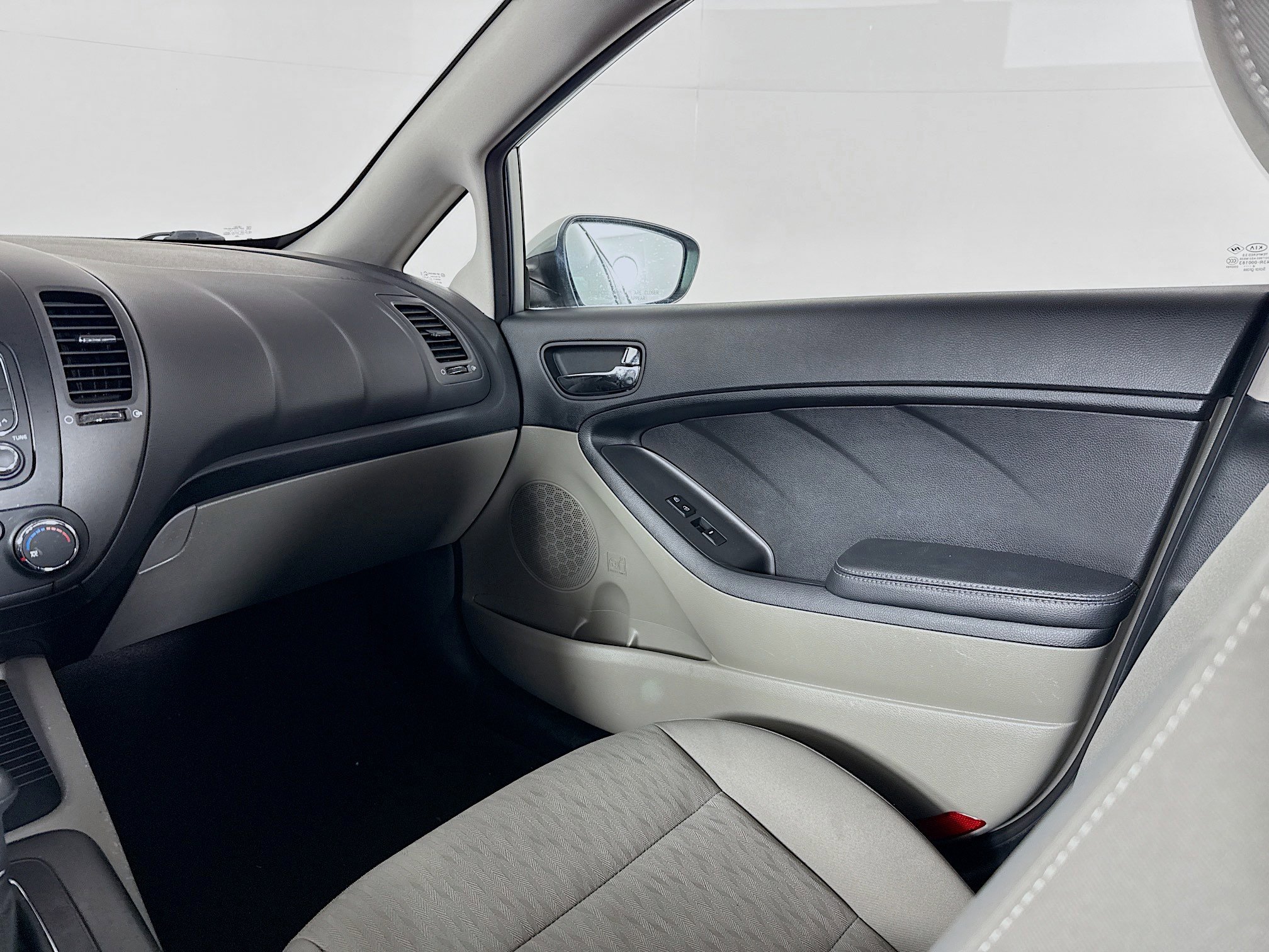 Used 2015 Kia Forte LX image 22