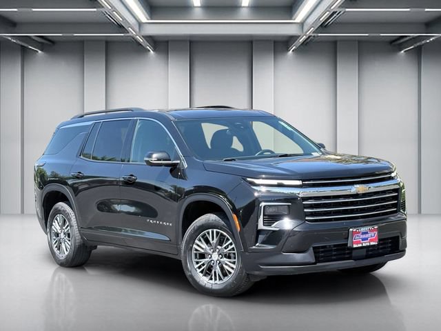 Used 2024 Chevrolet Traverse LT AWD/4WD image 1