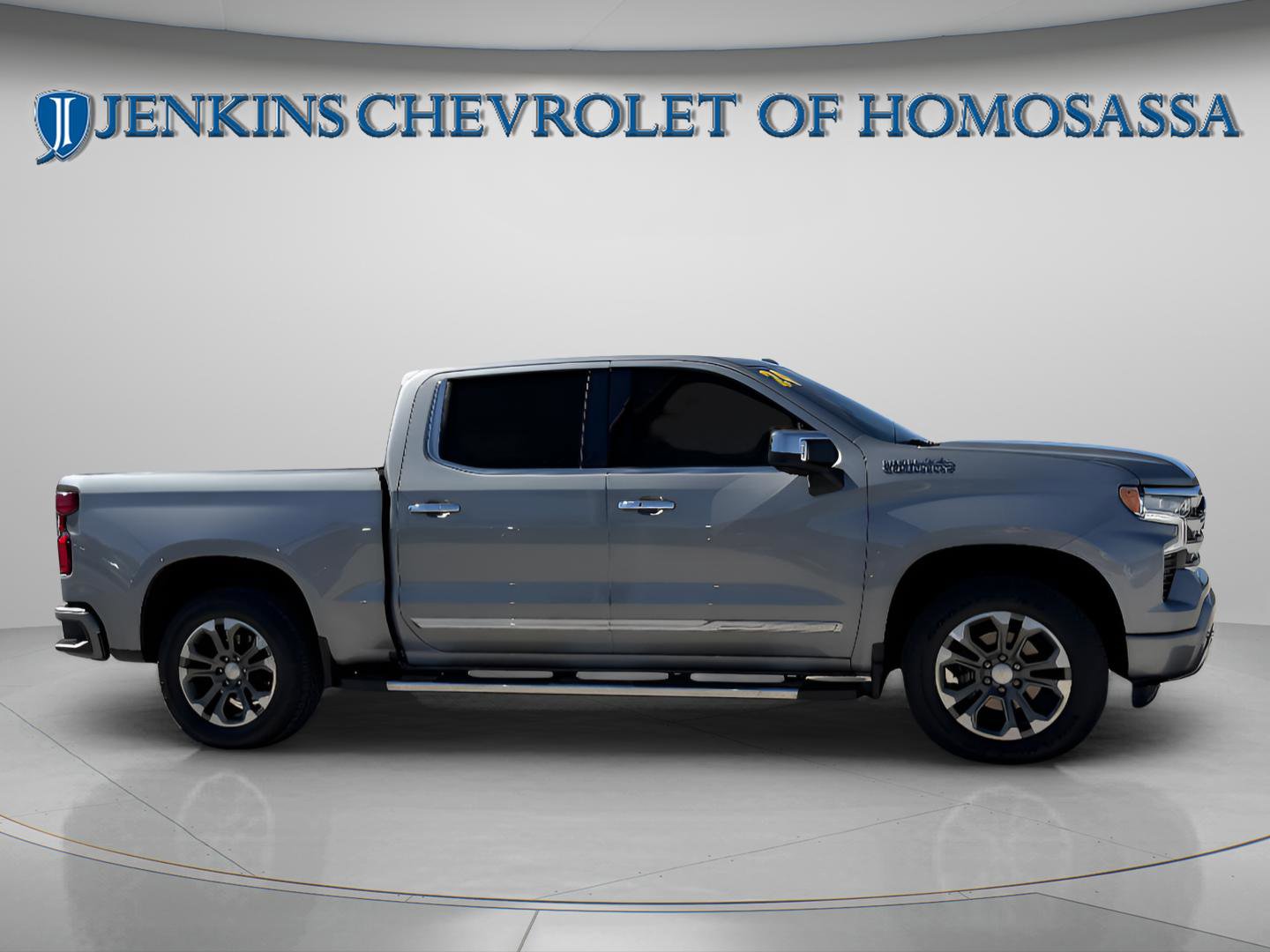Certified 2024 Chevrolet Silverado 1500 High Country w/ Technology Package AWD/4WD image 3