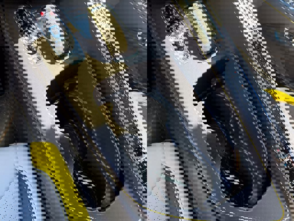 Used 2022 Chevrolet Corvette Stingray Premium Cpe RWD image 36