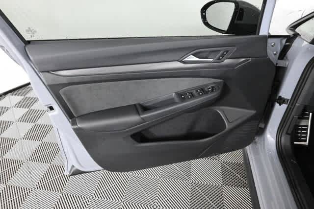 New 2026 Volkswagen Golf SE FWD image 19