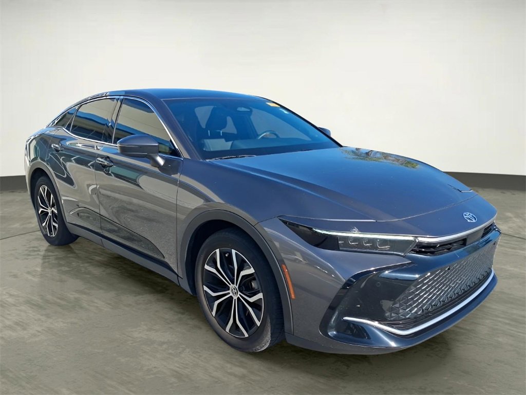 Used 2023 Toyota Crown XLE image 7