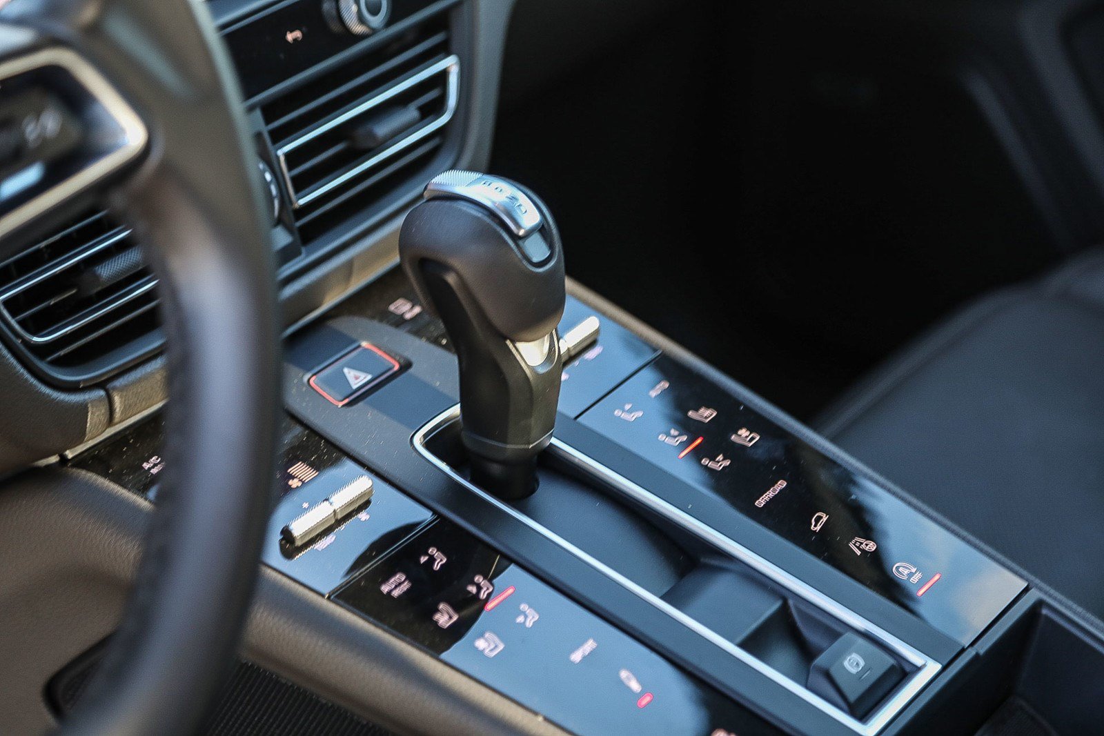 Used 2022 Porsche Macan S AWD/4WD image 15