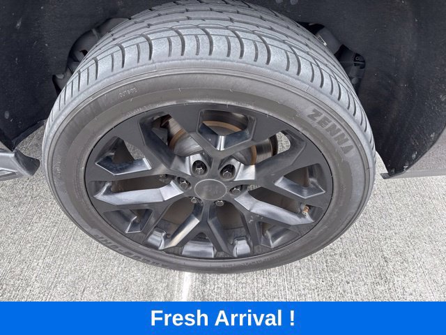 Used 2019 Cadillac Escalade ESV Luxury RWD image 21