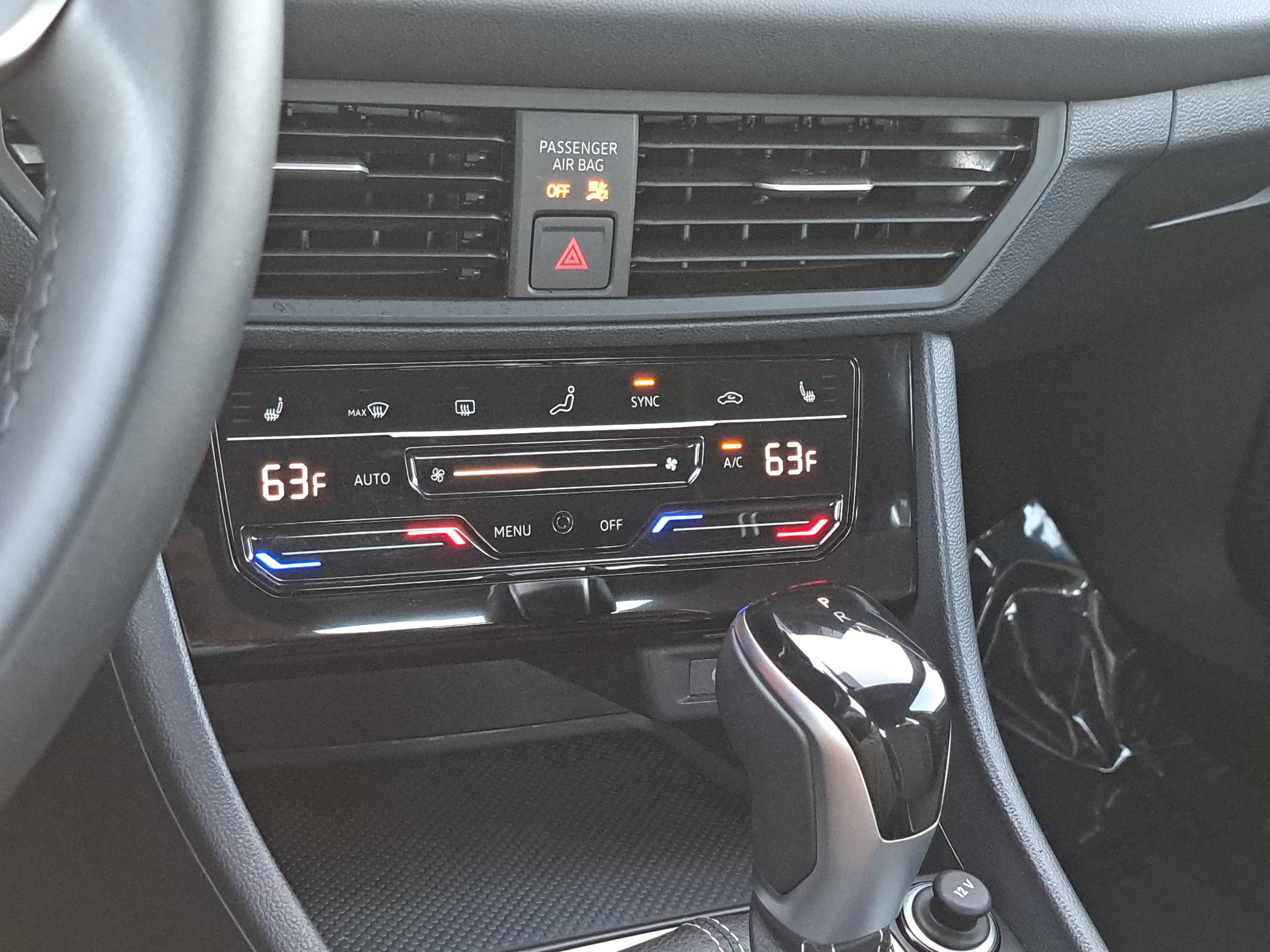 Certified 2025 Volkswagen Jetta Sport FWD image 21