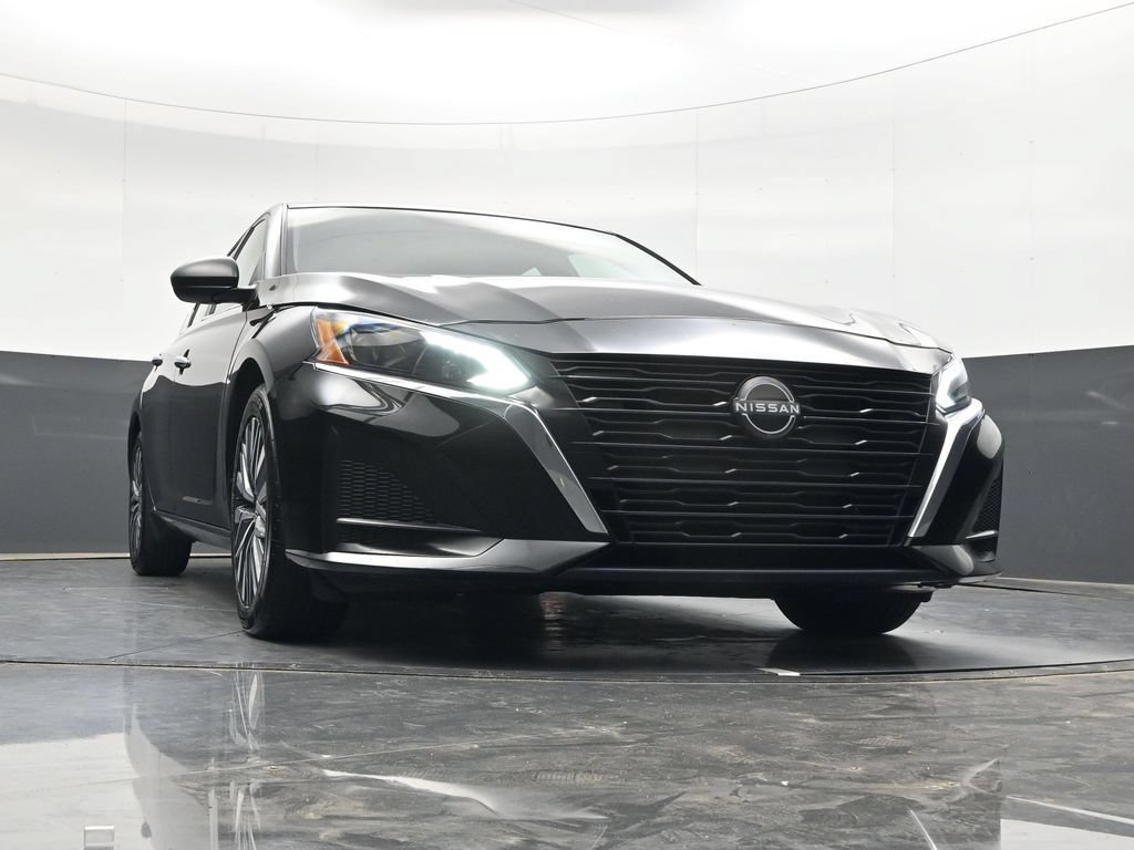 Used 2024 Nissan Altima 2.5 SV FWD image 31