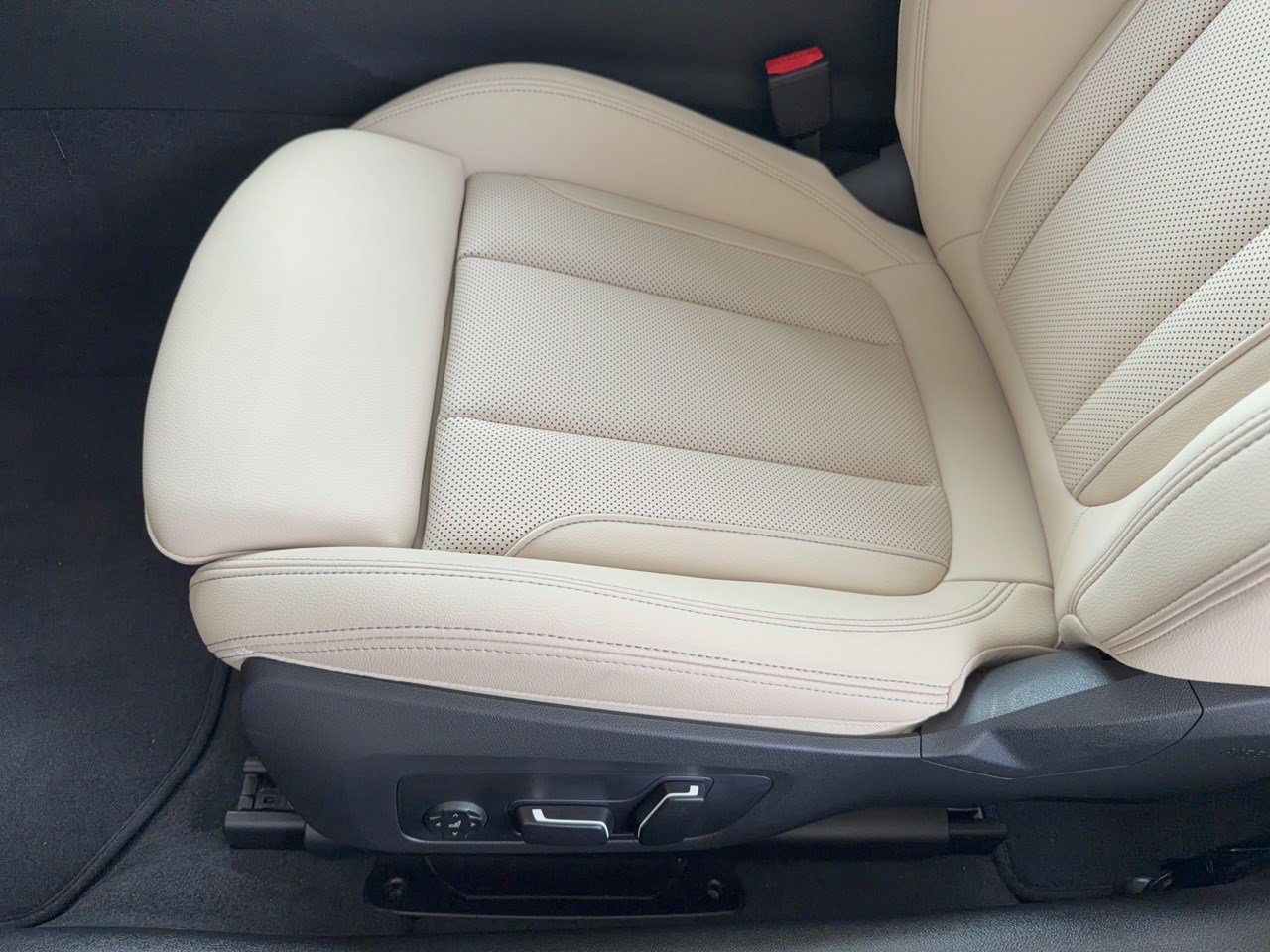 Used 2027 BMW 430i Coupe w/ M Sport Package AWD/4WD image 16