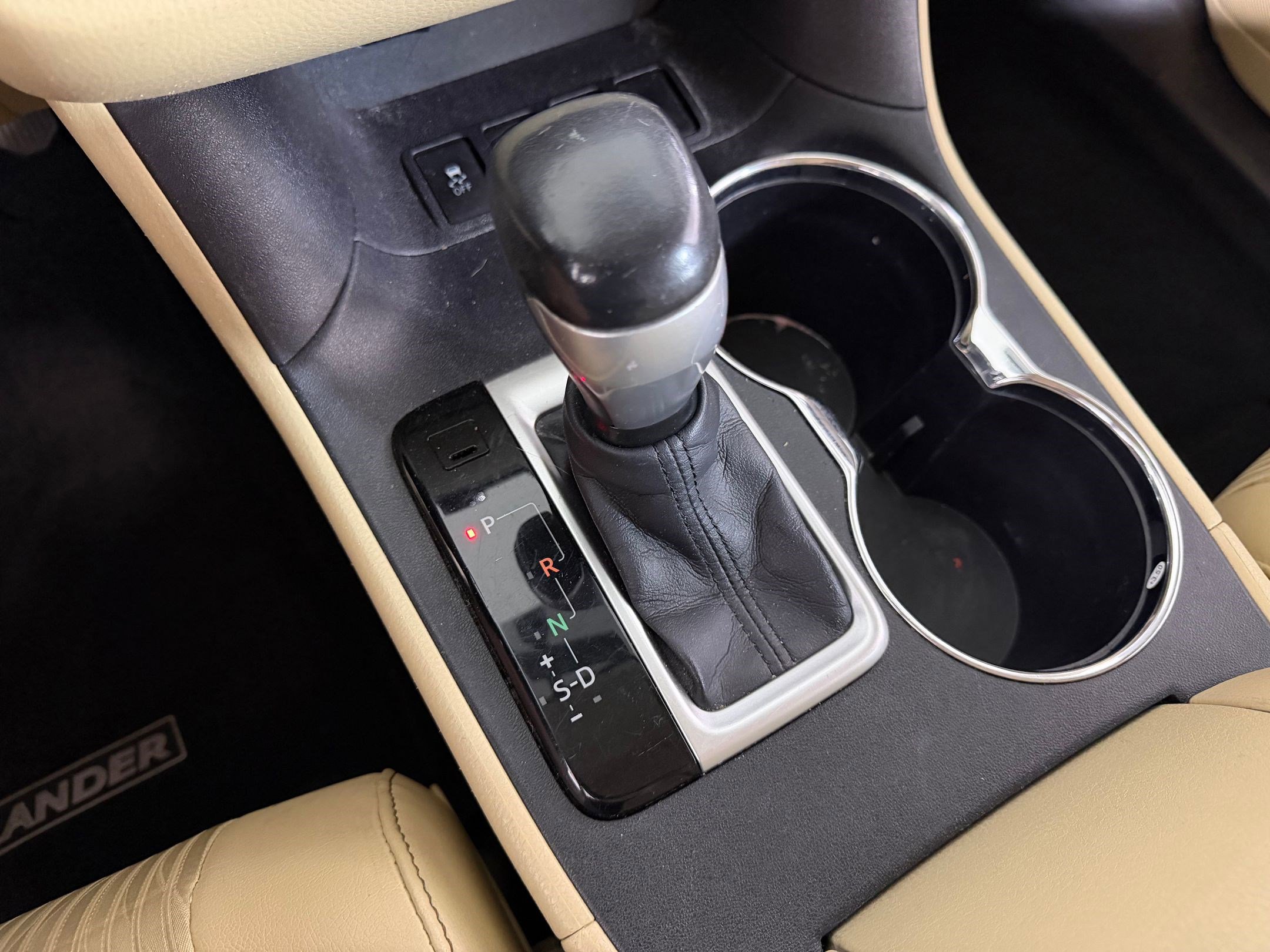 Used 2015 Toyota Highlander Plus FWD image 14