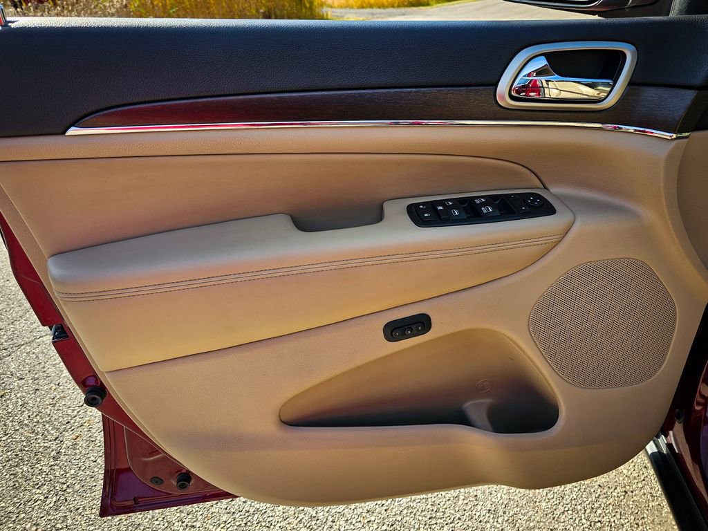 Used 2017 Jeep Grand Cherokee Limited image 10