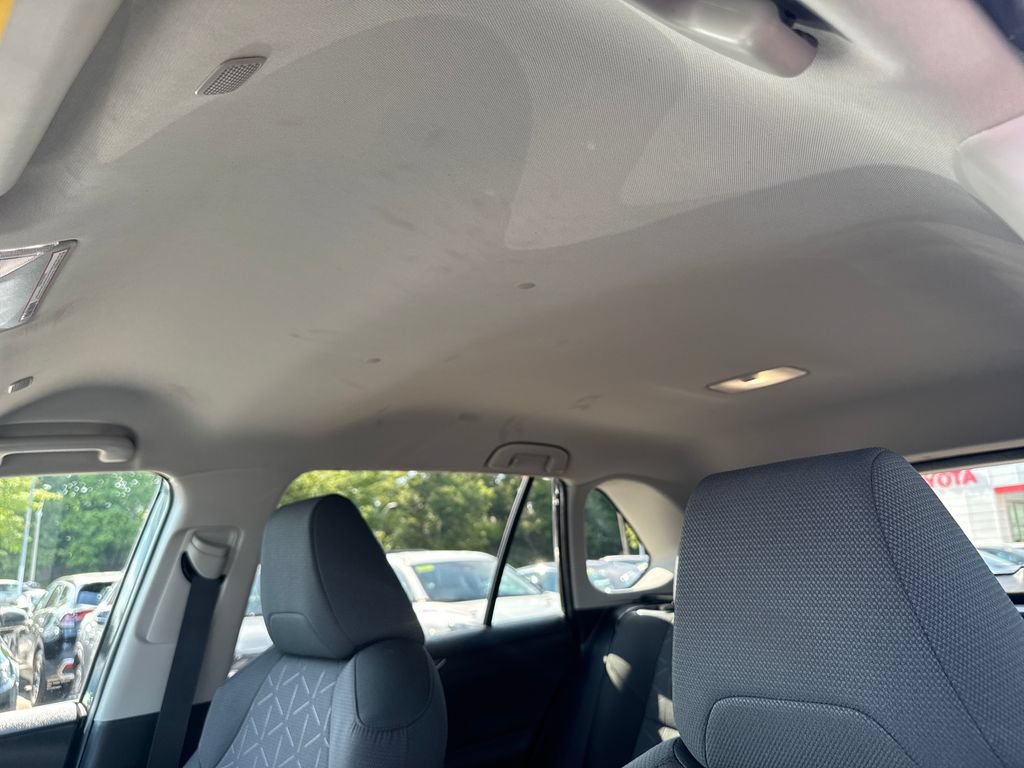 Used 2024 Toyota RAV4 XLE FWD image 16
