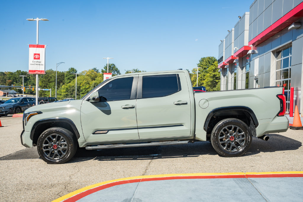 Used 2024 Toyota Tundra Platinum AWD/4WD image 4