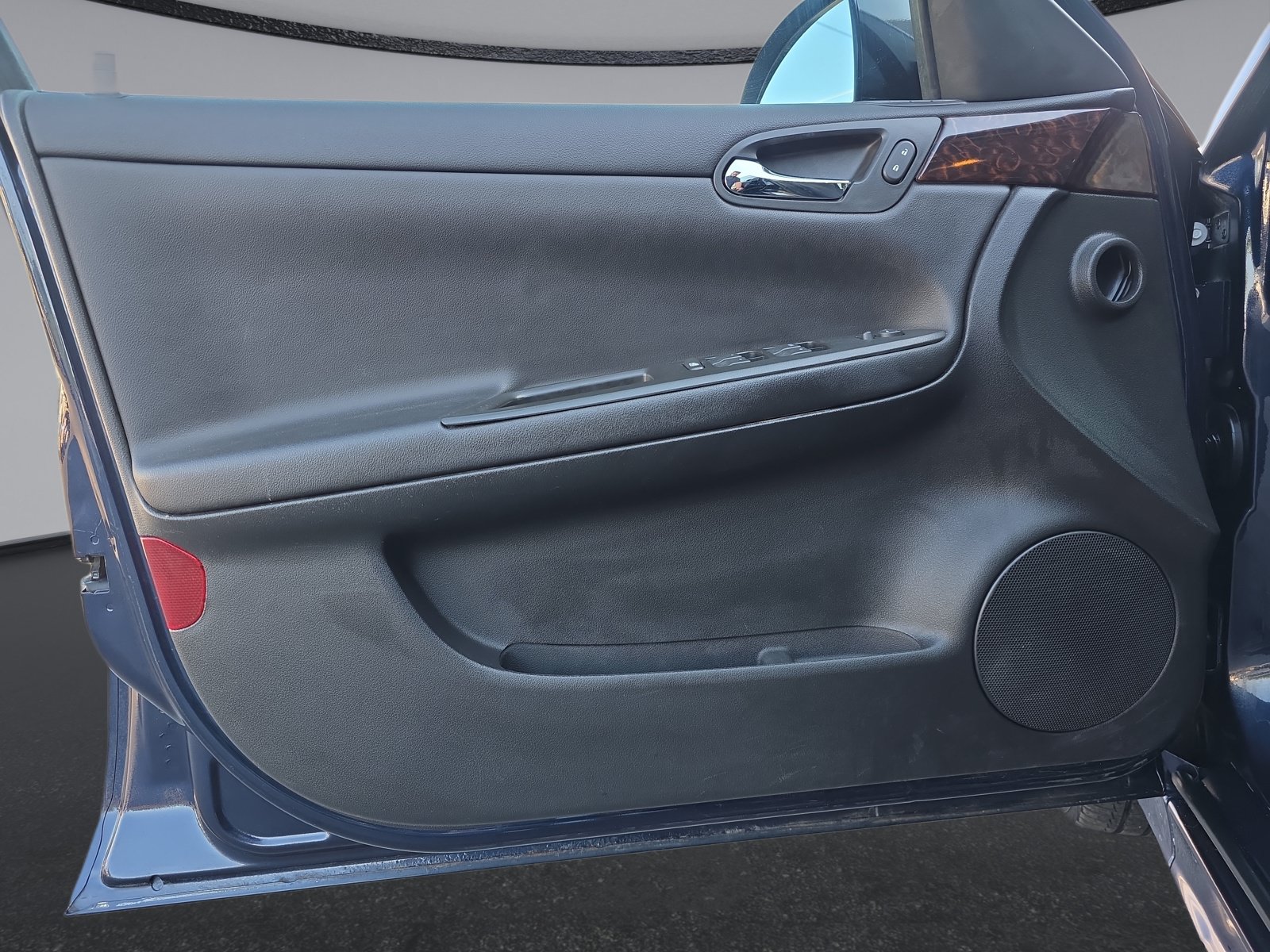 Used 2012 Chevrolet Impala LT FWD image 17