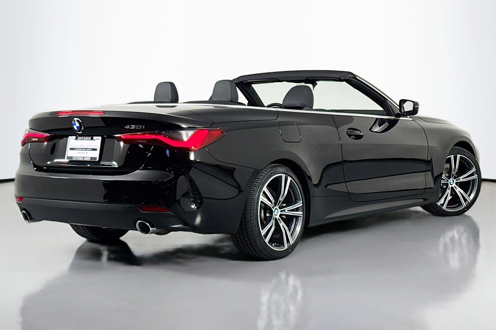 Used 2023 BMW 430i Convertible w/ Convenience Package image 13