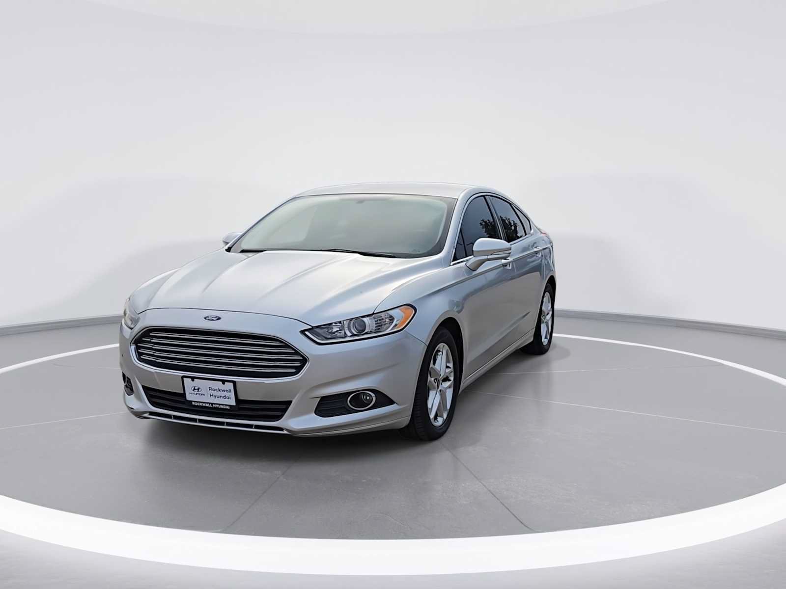 Used 2014 Ford Fusion SE w/ Equipment Group 202A FWD image 3