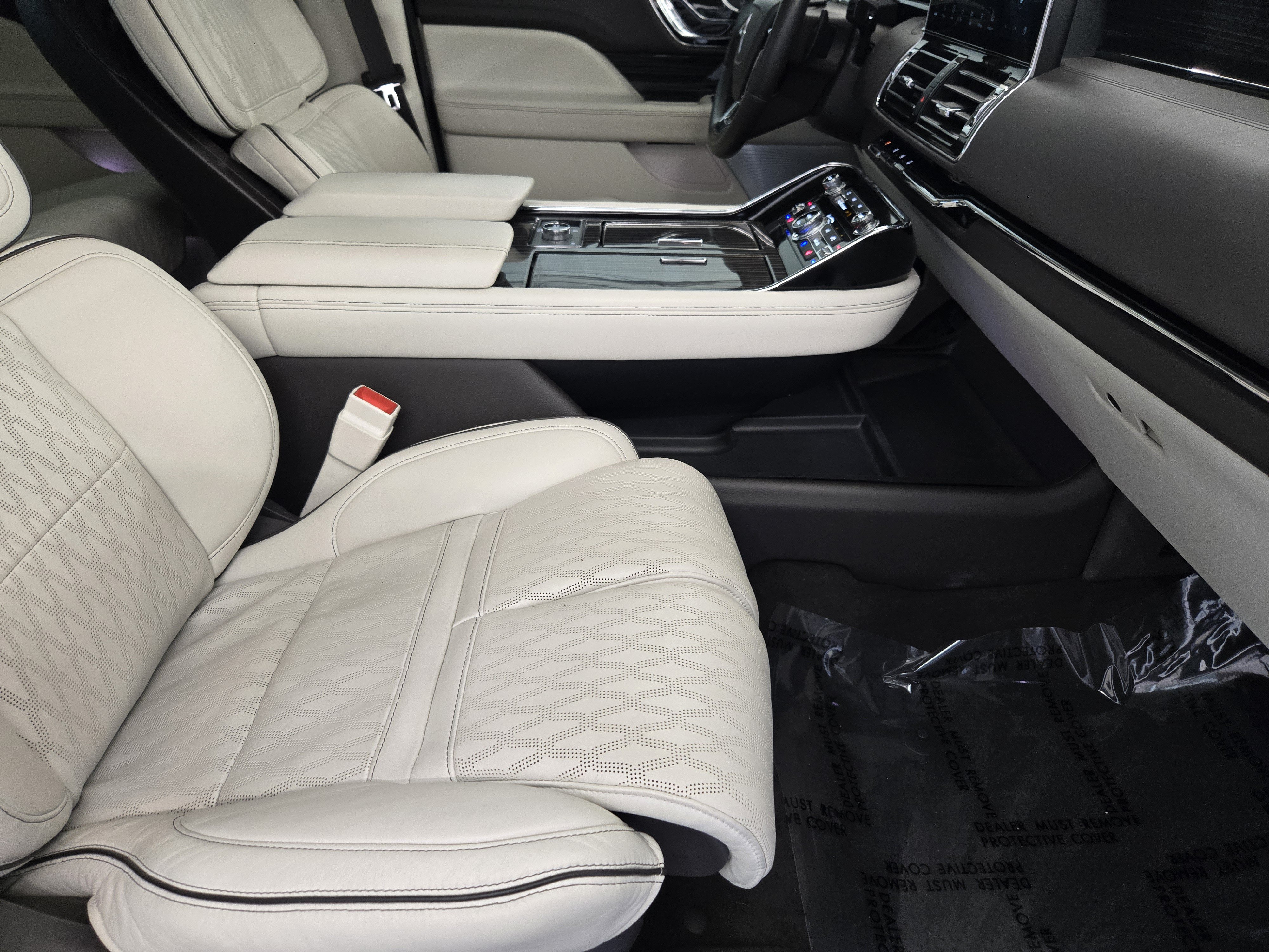 Used 2024 Lincoln Navigator L Black Label AWD/4WD image 14