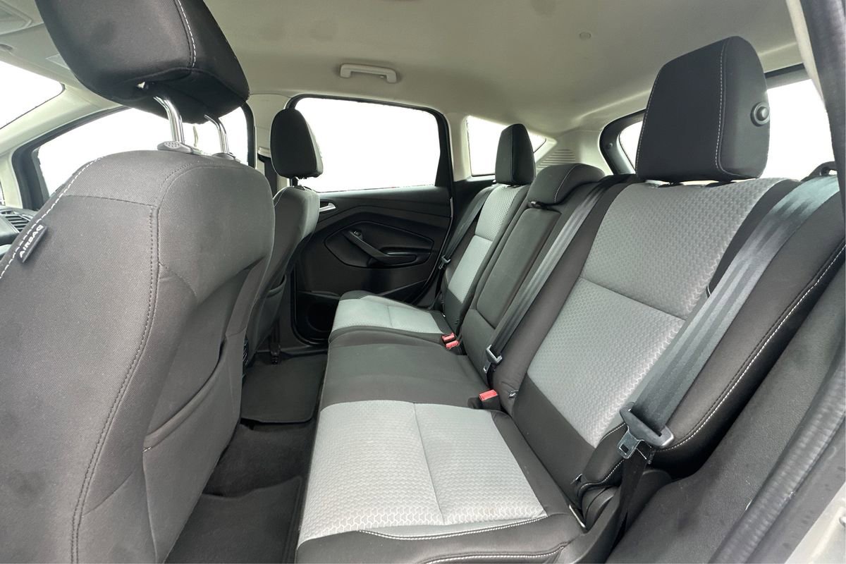 Used 2017 Ford C-MAX Energi SE w/ Equipment Group 401A image 10