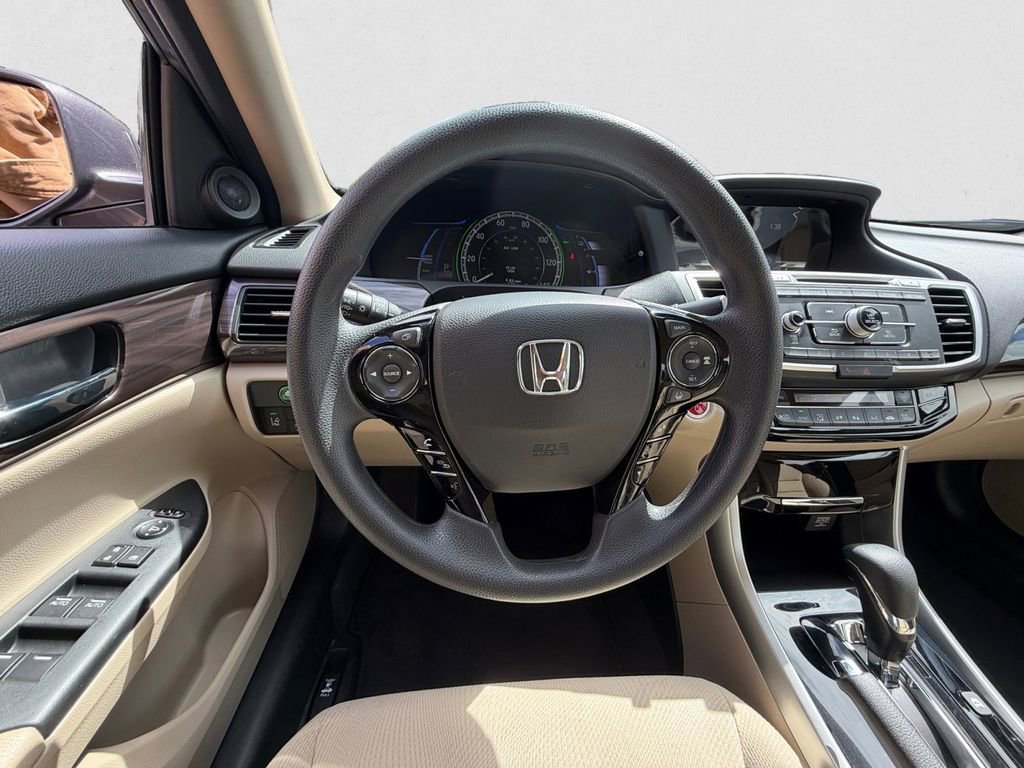 Used 2017 Honda Accord Hybrid Sedan image 11