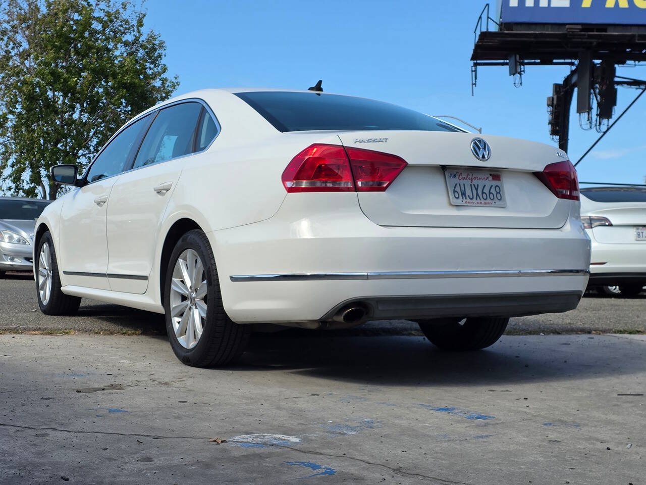 Used 2012 Volkswagen Passat 2.5 SEL Premium FWD image 12