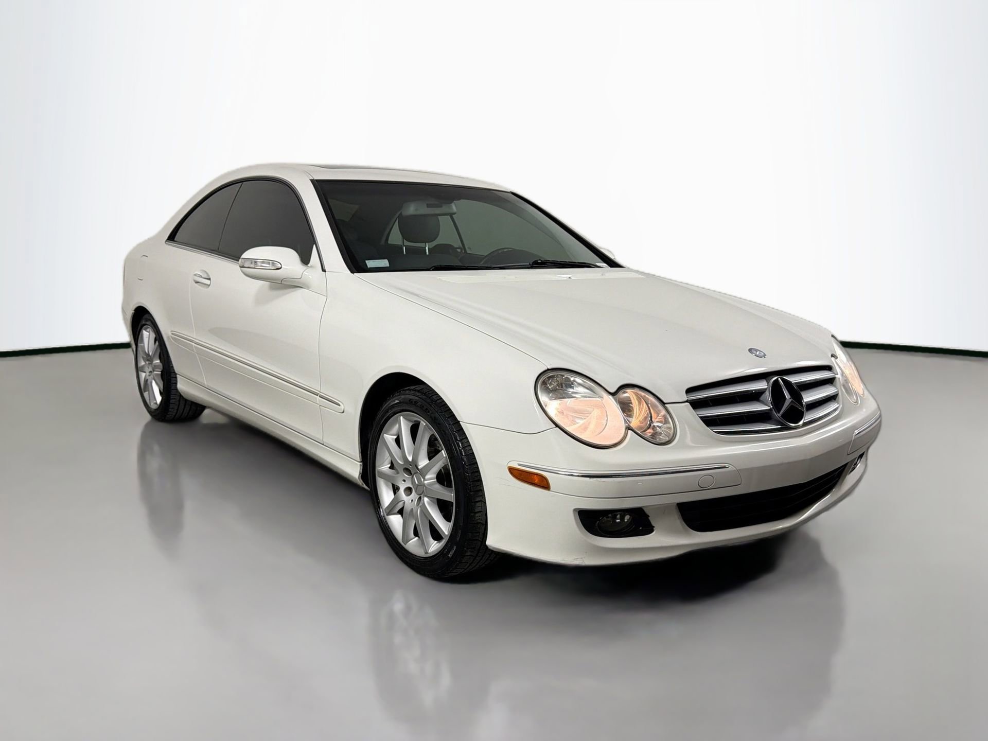 Used 2007 Mercedes-Benz CLK 350 Coupe image 4