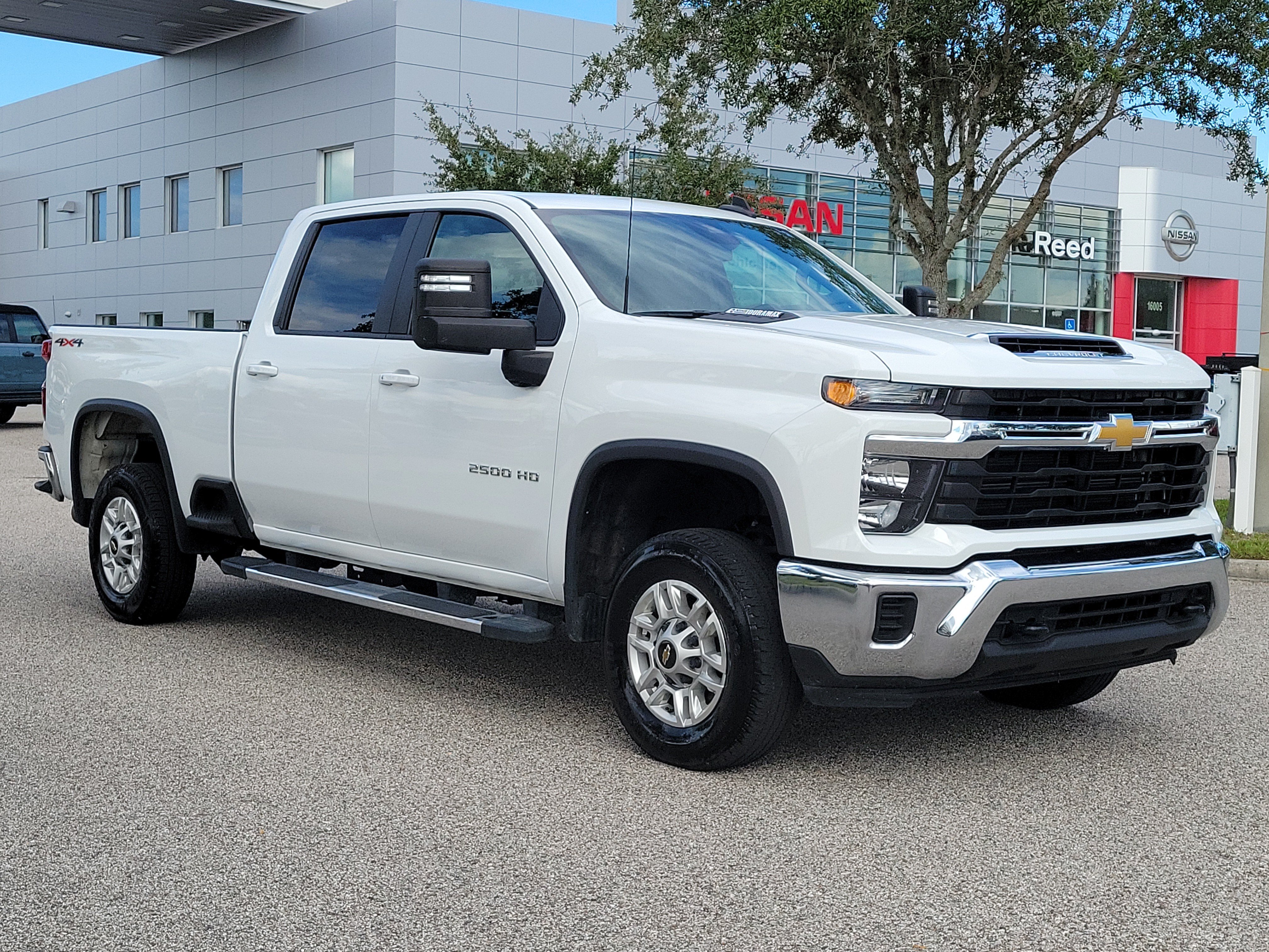 Used 2026 Chevrolet Silverado 2500 LT AWD/4WD image 3