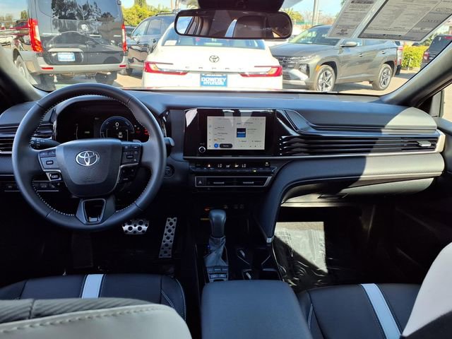 Used 2025 Toyota Camry SE FWD image 10