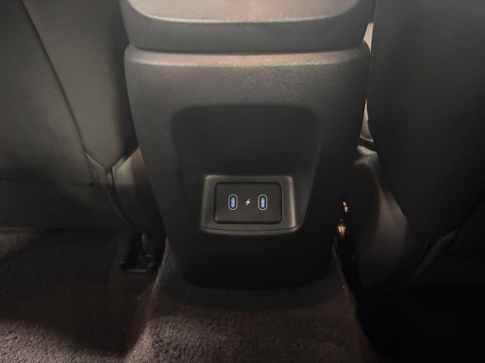 Used 2025 Hyundai Elantra Limited image 24