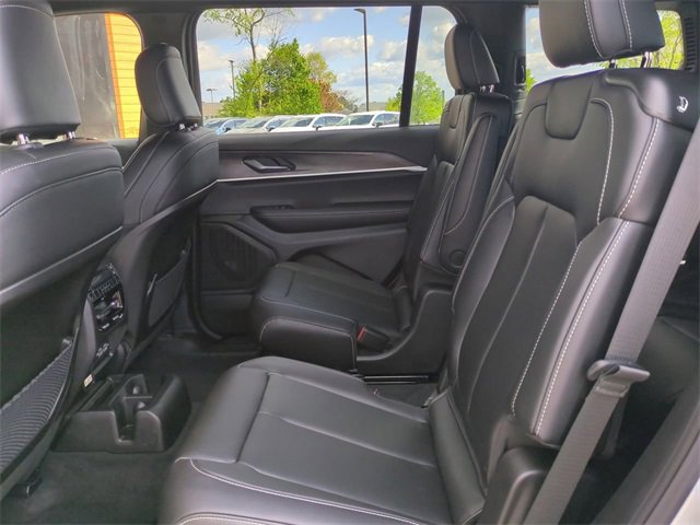 New 2025 Jeep Grand Cherokee L Limited w/ Black Appearance Package image 14