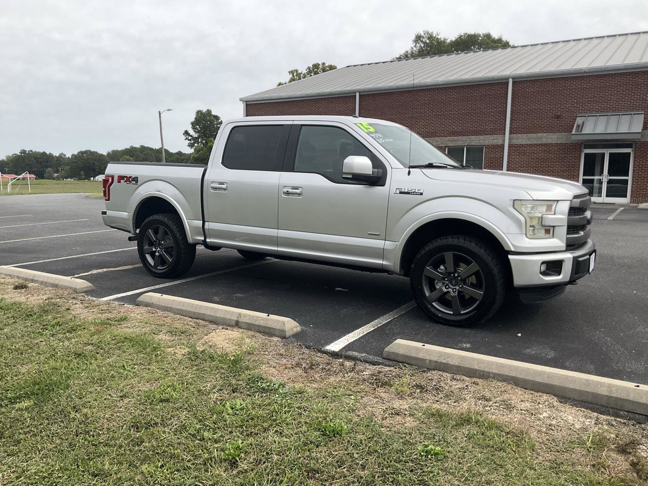 Used 2015 Ford F150 Lariat w/ Equipment Group 502A Luxury AWD/4WD image 2