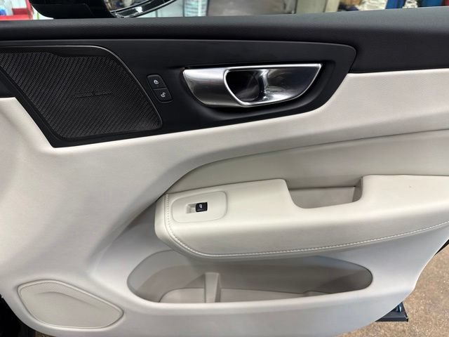 Used 2025 Volvo XC60 B5 Plus w/ Climate Package AWD/4WD image 27