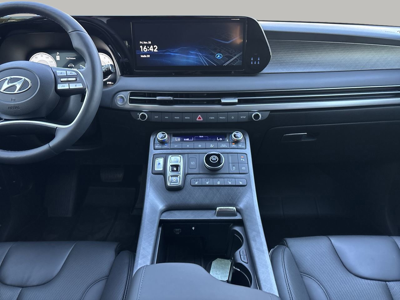 Used 2023 Hyundai Palisade Limited w/ Cargo Package image 9