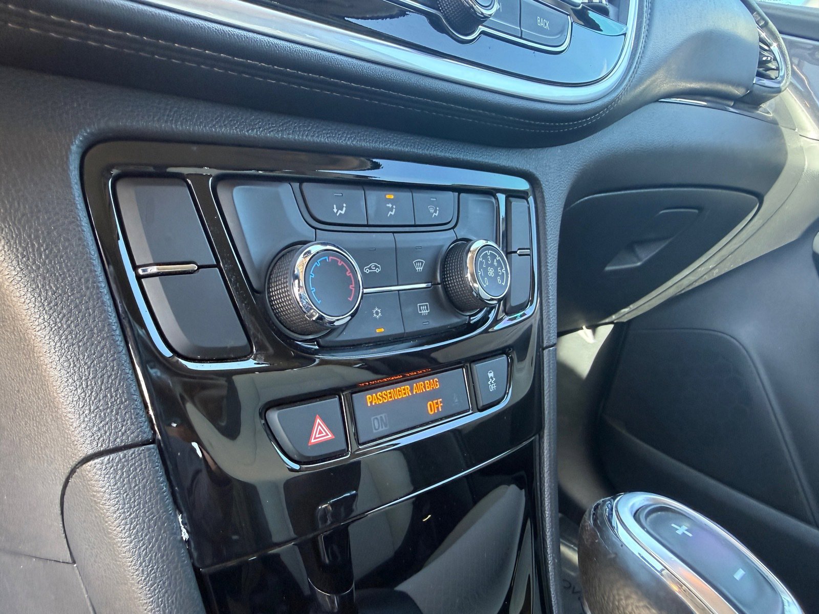 Used 2018 Buick Encore Preferred image 19