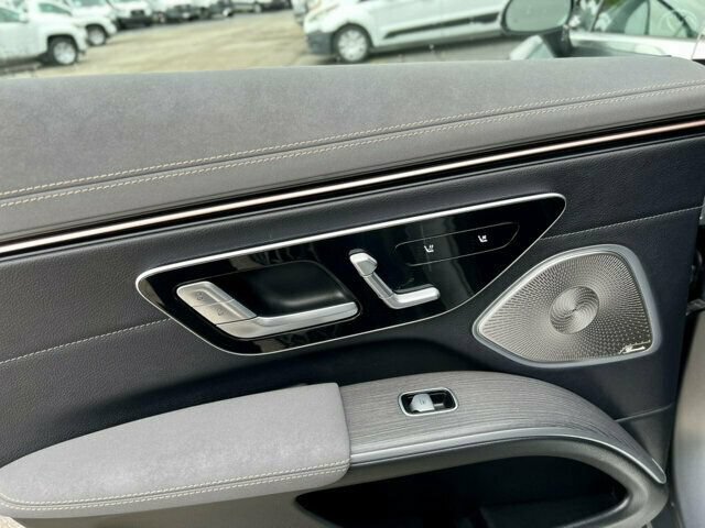 Used 2022 Mercedes-Benz EQS 580 4MATIC Sedan image 19