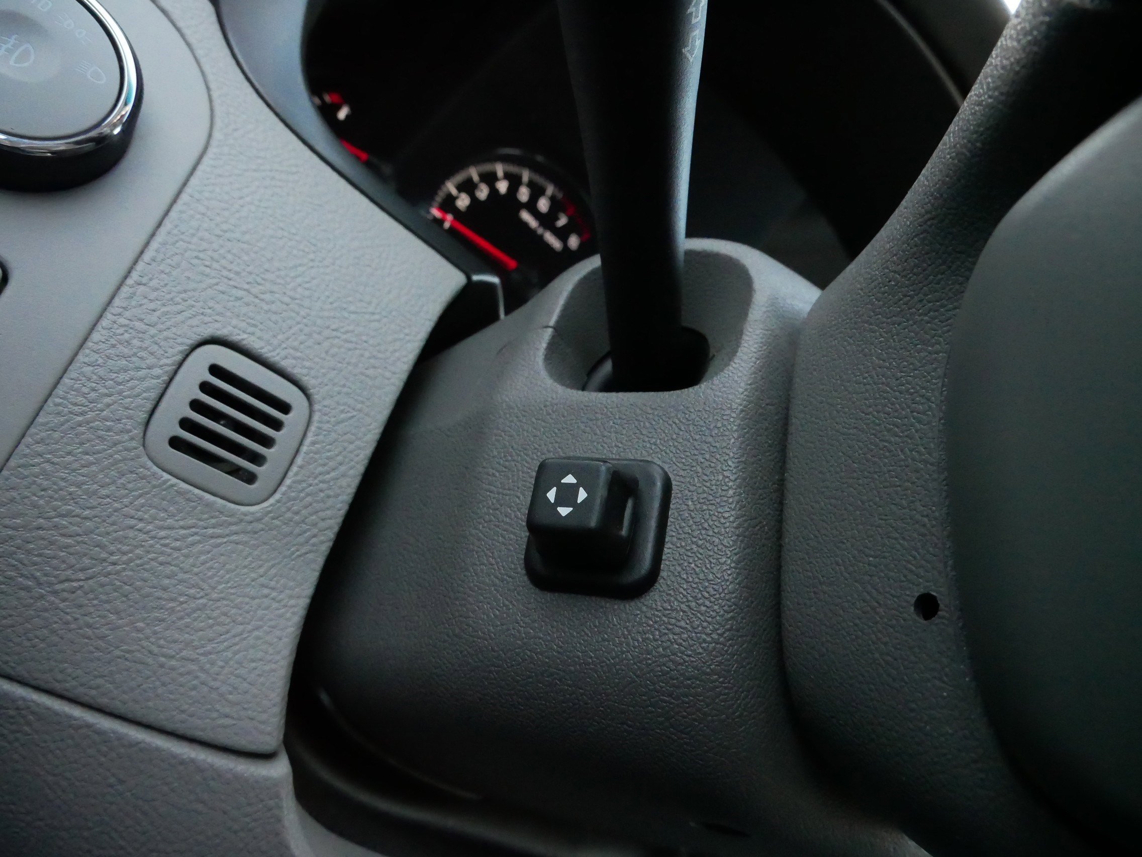 Used 2011 Cadillac DTS Premium image 30