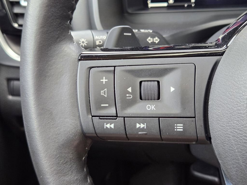 Used 2022 Nissan Rogue Platinum w/ Head-Up Display Package FWD image 31