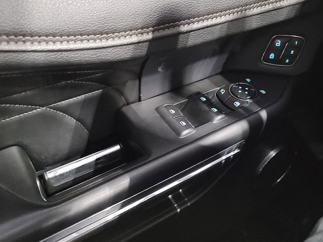 Used 2019 Ford Expedition Max Platinum AWD/4WD image 17
